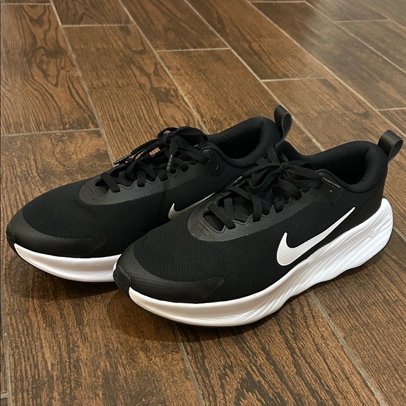 Men’s Nike Running Shoes – Black & White – Lightweight Comfort main image 8